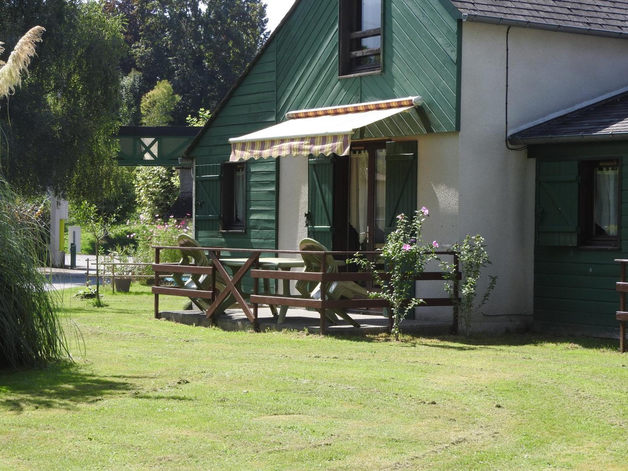 Camping Le Saillet Lestelle-Betharram Exterior photo