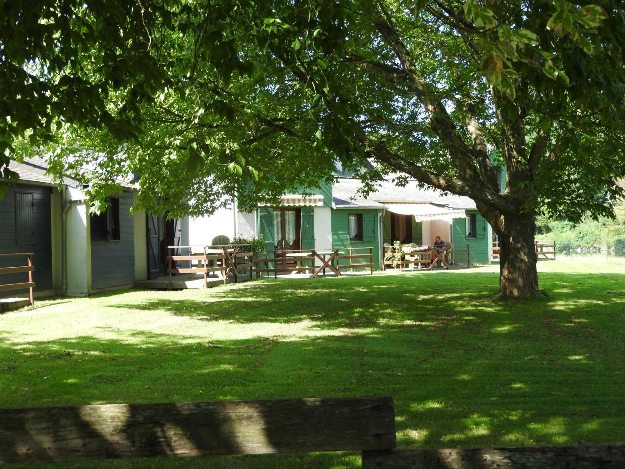 Camping Le Saillet Lestelle-Betharram Exterior photo